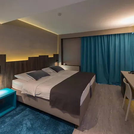 M Otel 4*