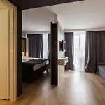 M Hotell