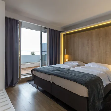 Hotel M 4*