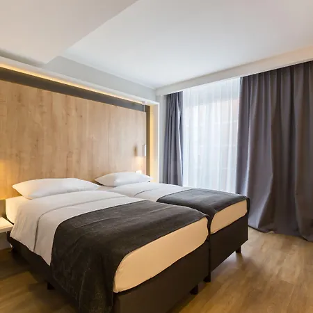 Hotel M