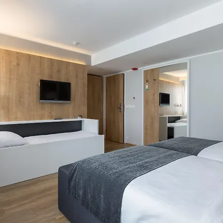 M Hotel 4*