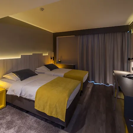 Hotel M 4*