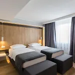Hotel M